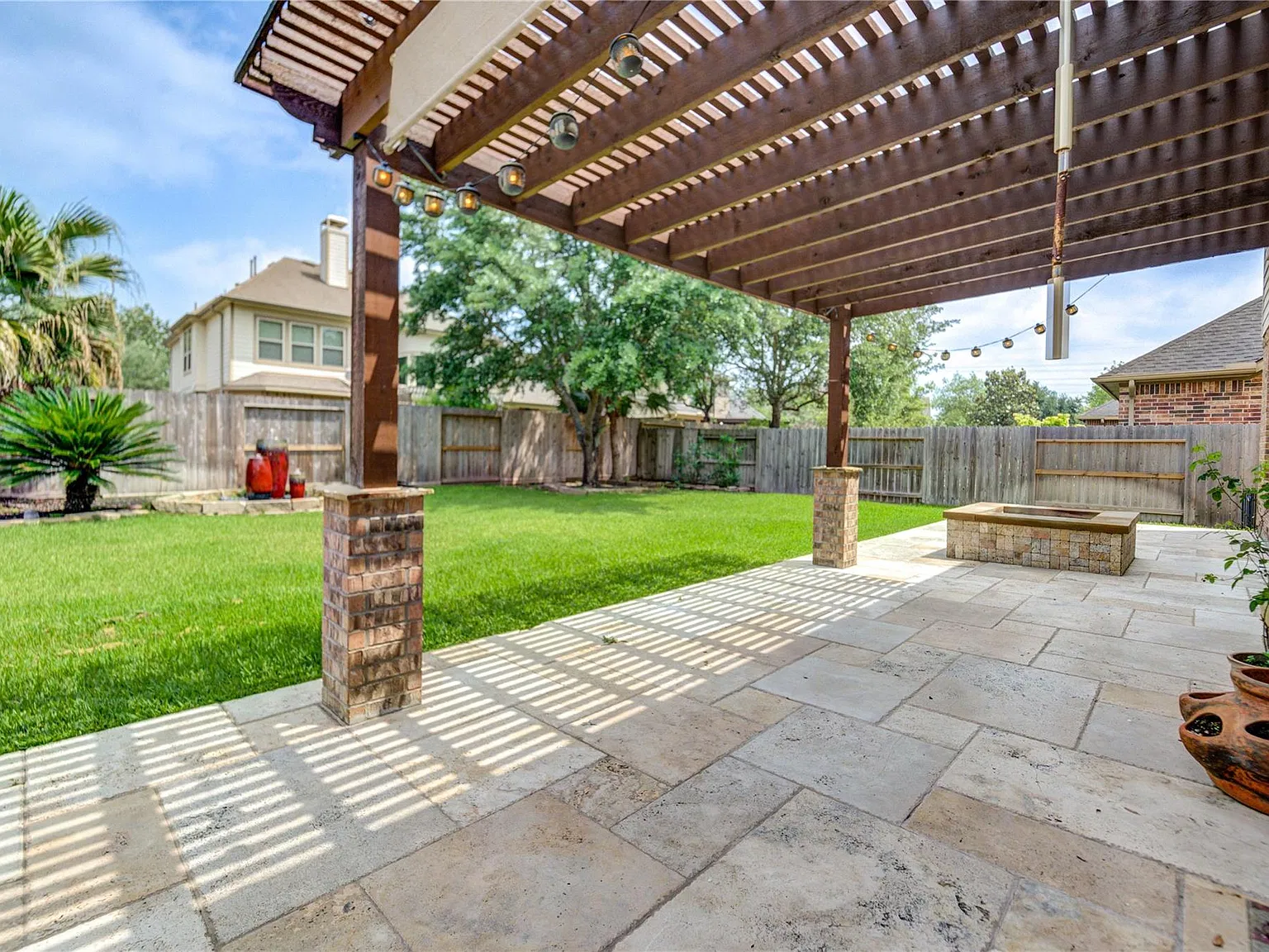 4 bed, 3.5 bath, 2906 sqft, $3,000 — Photo 2