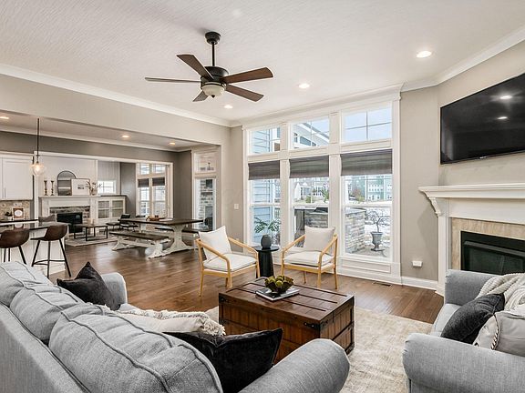 4th image of 10766 Arrowwood Dr