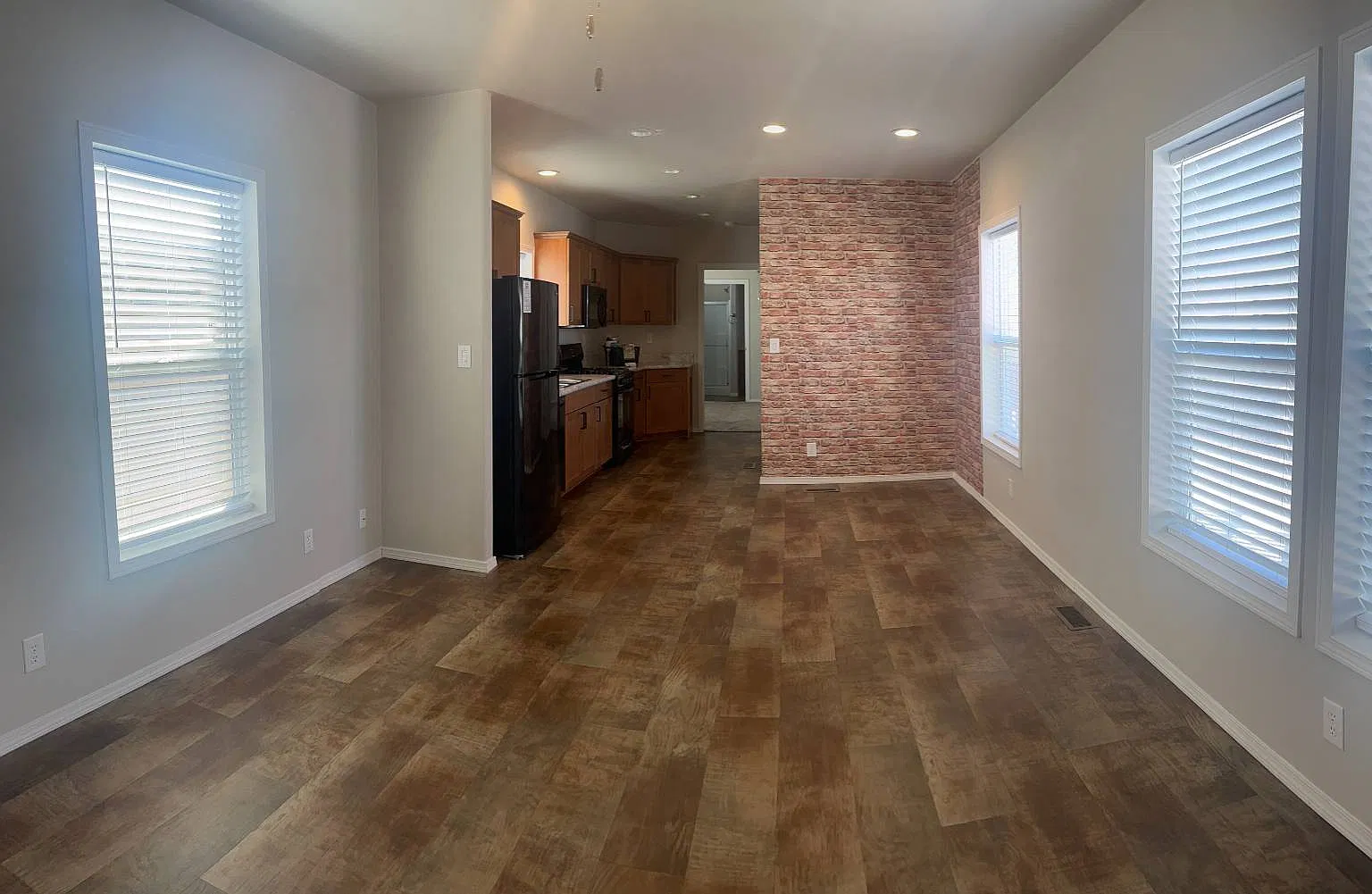 4100 N Romero Rd — Photo 2