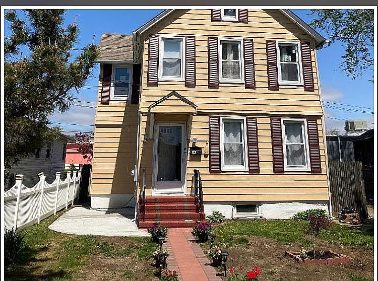 2nd image of 951 Clay St