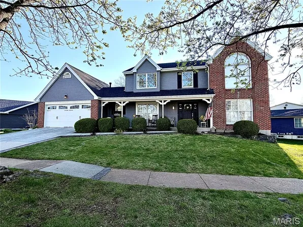 2902 Piney Pointe Dr, Saint Louis, MO 63129