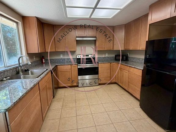 4th image of 1700 Brookglen Dr