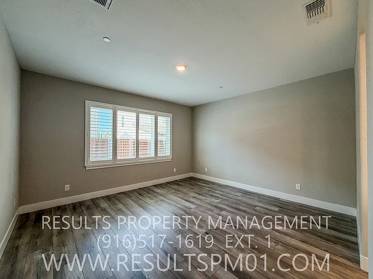 587 River St — Photo 9