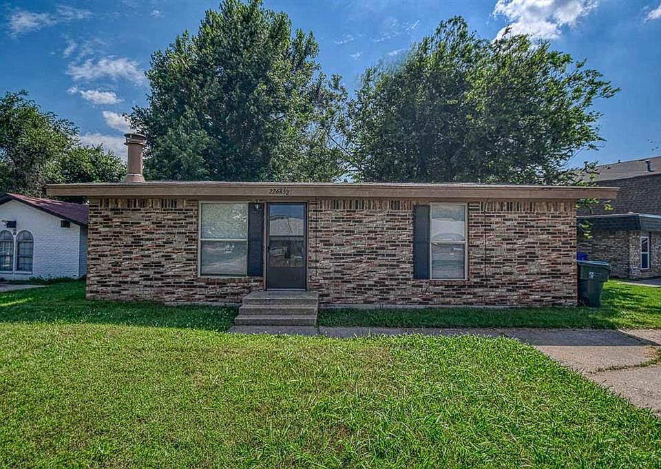 1st image of 2264 Donna Dr #1/2