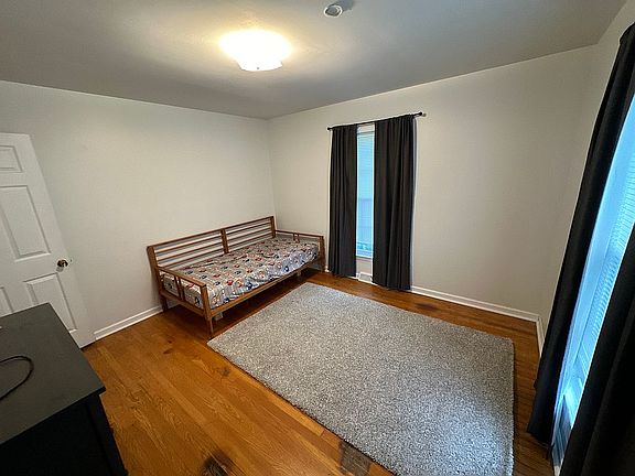 5th image of 109 Willow Dr