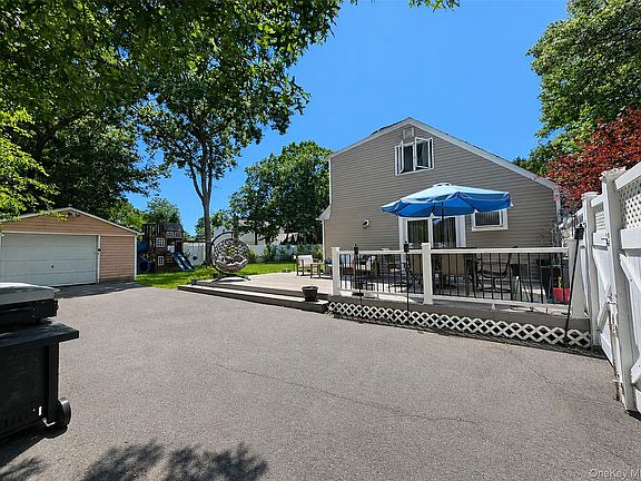3rd image of 348 Furrows Road