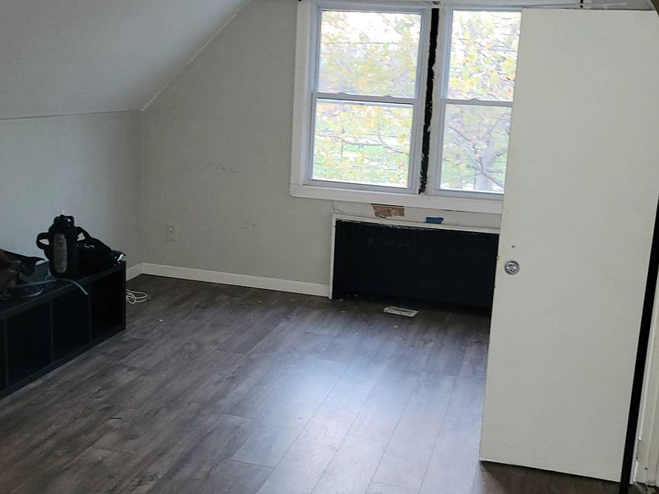 2nd image of 24-10 100th St