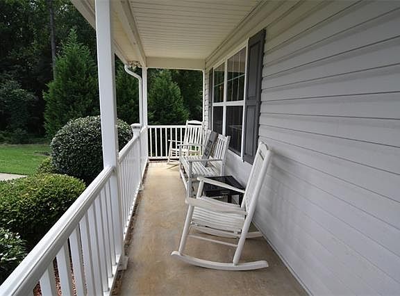 5th image of 3156 Saint Vincent Dr