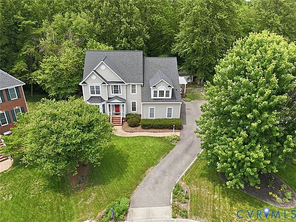 5th image of 12028 Bennett Ct