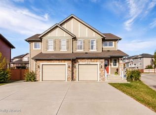 262 SW Panamount Way NW, Calgary, AB T3K 0P4
