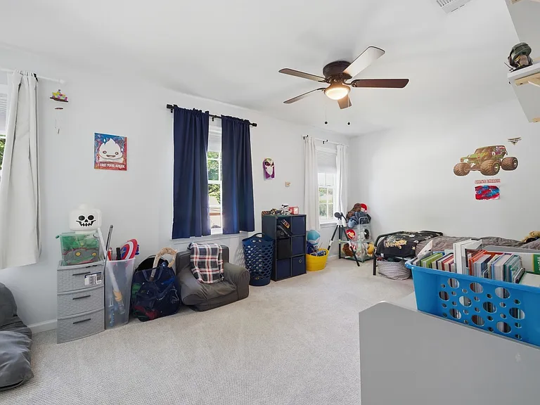 368 Gainsborough Rd — Photo 34
