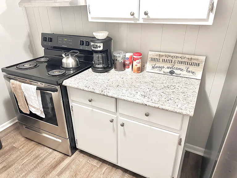 200 Catherine St #13C — Photo 14