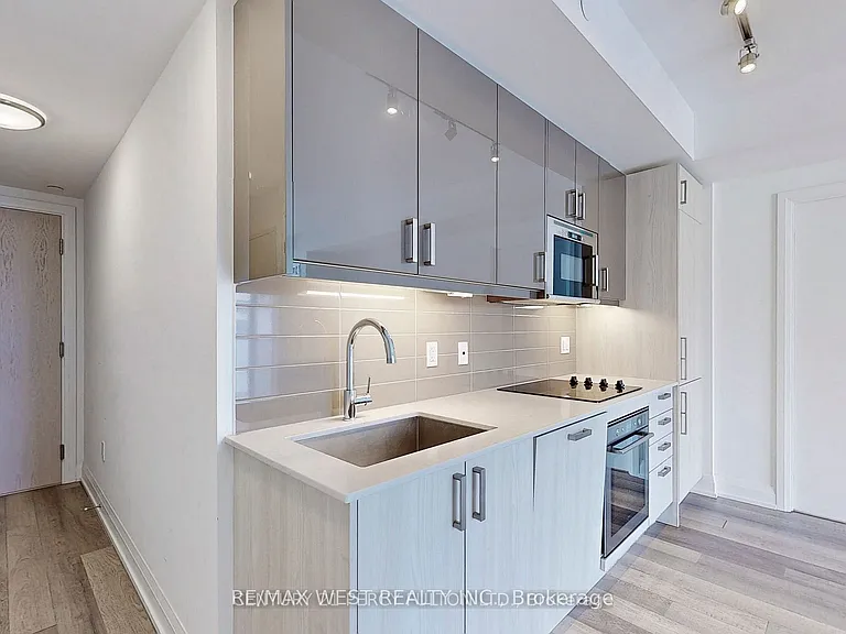 77 Mutual St #708 — Photo 12