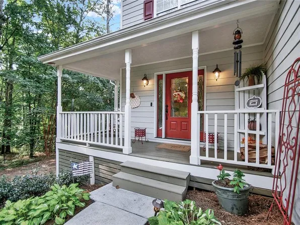 2190 Emerald Dr, Loganville, GA 30052