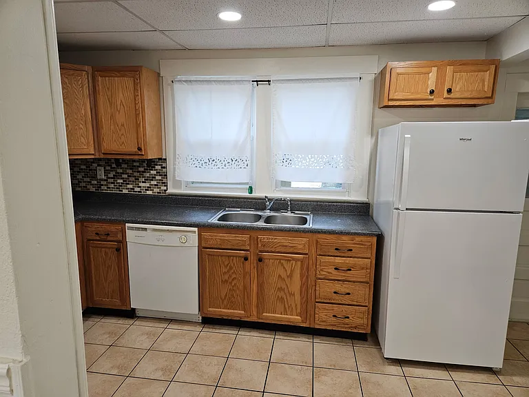 637 Creighton Ave — Photo 7