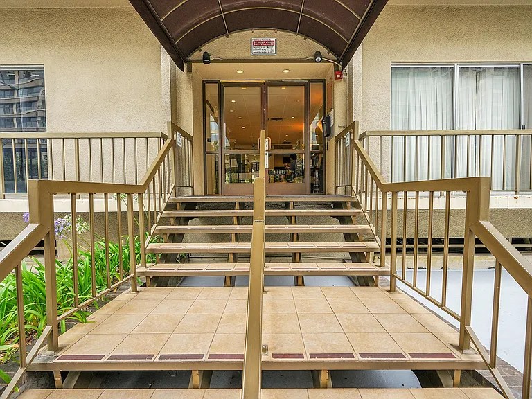 10747 Wilshire Blvd #1407 — Photo 37