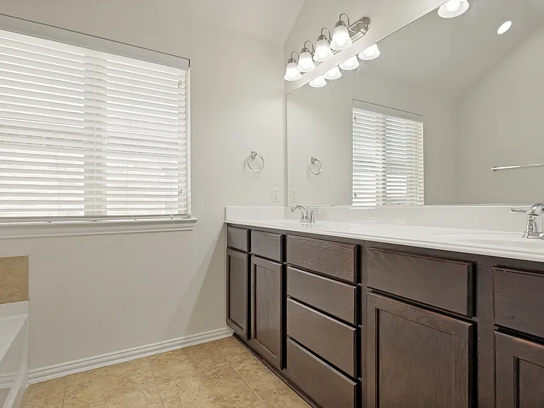 5112 Datewood Ln — Photo 15