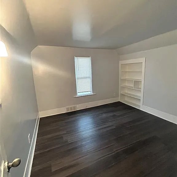 6242 Frontenac St — Photo 11