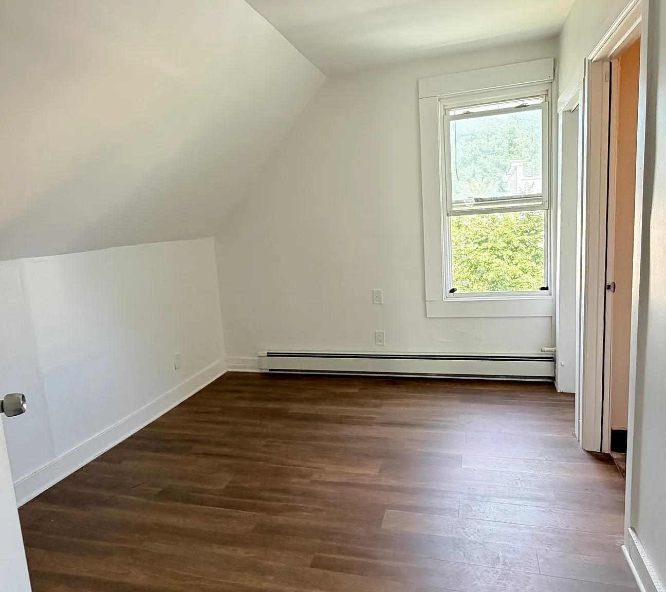 2 bed, 1.0 bath, 866 sqft, $1,500 — Photo 2