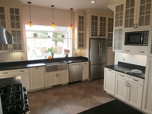 4th image of 45320 Pacifica Dr