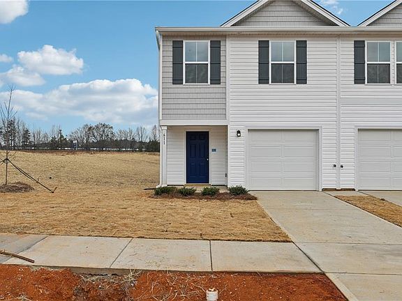 4th image of 611 Richard Rd