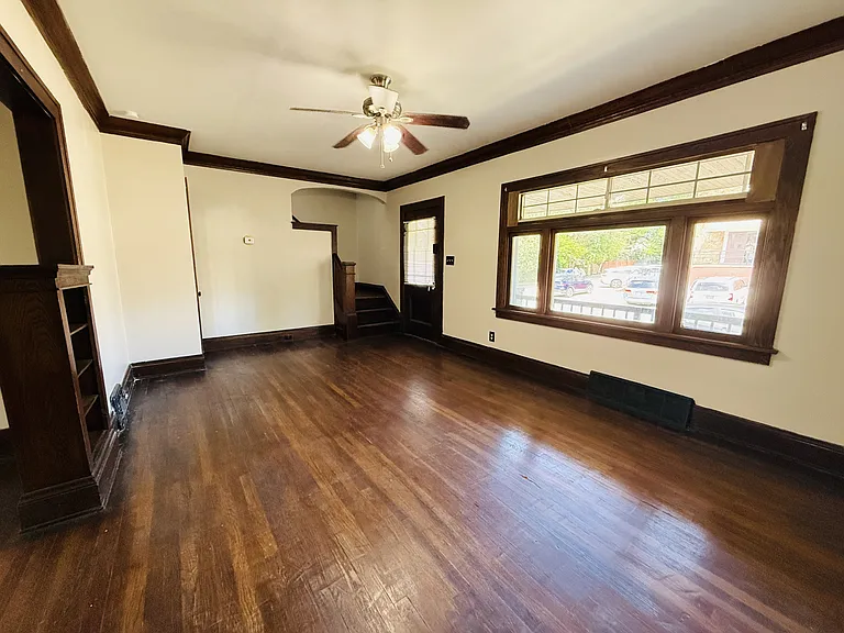 4123 Stickney Ave — Photo 9