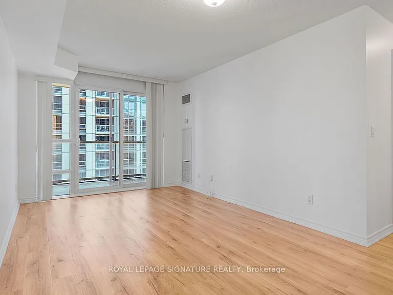 761 Bay St #1914 — Photo 17