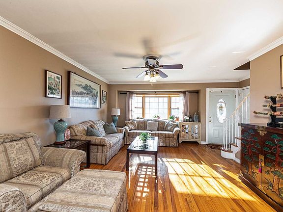 2nd image of 21 Bertha Ln