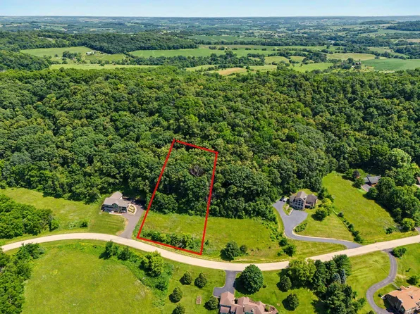 106 Shenandoah Dr, Galena, IL 61036