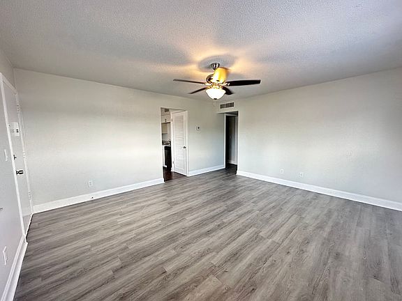 4th image of 1 Plaza Mayor APT 38