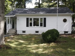 40 E Shore Rd, Lake Hopatcong, NJ 07849