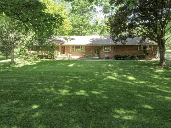 6306 NW Crystal Pool Dr, Platte Woods, MO 64151