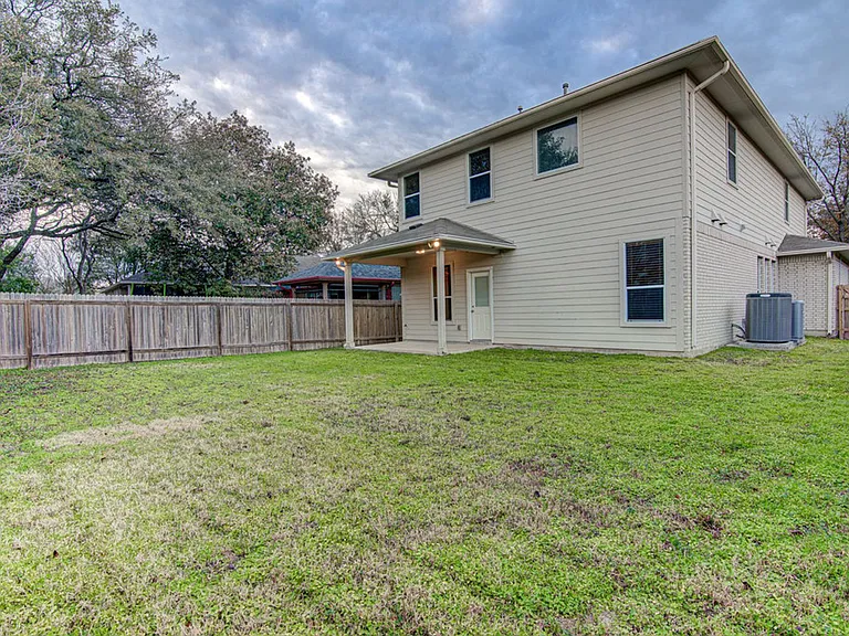 1808 McClannahan Dr — Photo 16