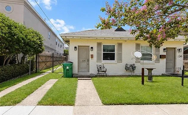 128 Metairie Ct