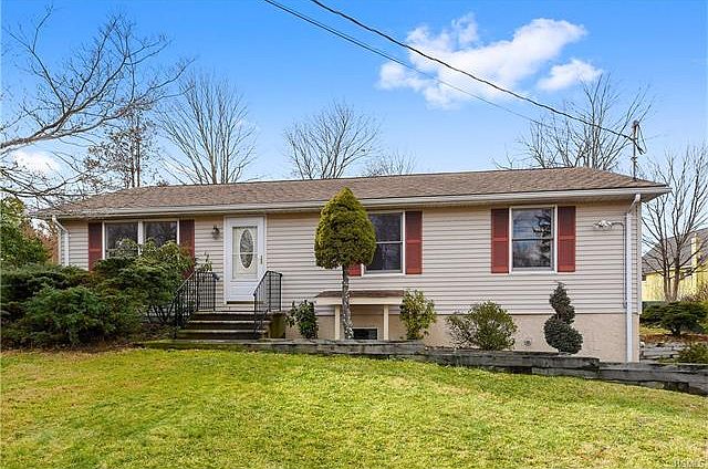 1st image of 1883 Maple Hill St