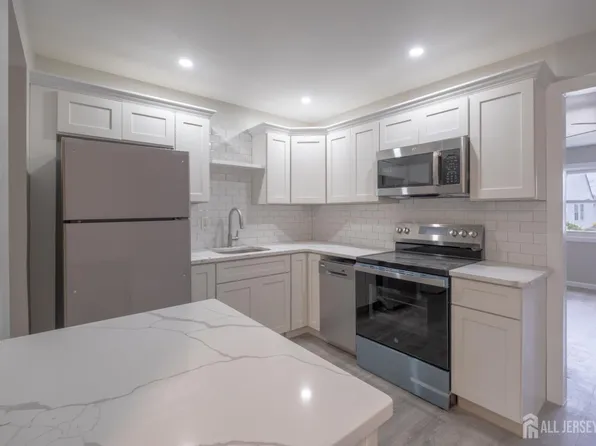 11 Alabama Ct #500, Matawan, NJ 07747