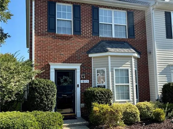 1813 Olivers Crossing Cir, Winston Salem, NC 27127