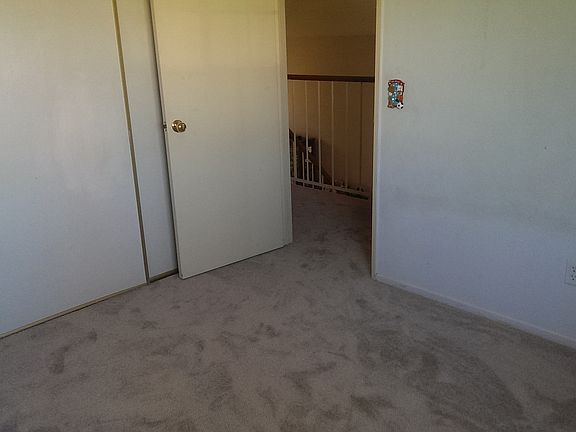 4th image of 15483 Somerset Ct