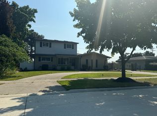36540 Tulane Dr, Sterling Heights, MI 48312