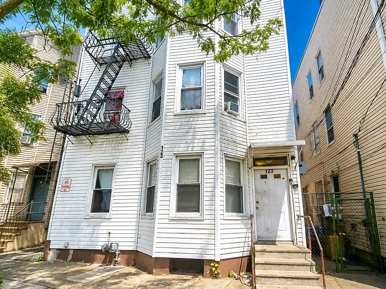 123 Parker Ave #5AA — Photo 1