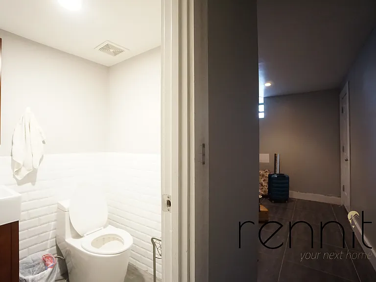 914 Hart St #1R — Photo 11