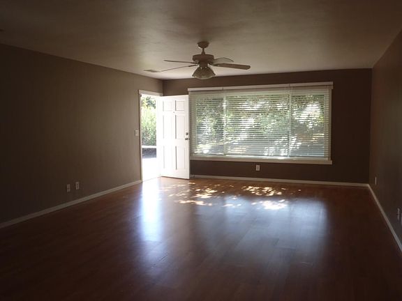 3rd image of 11465 Pinehurst Dr