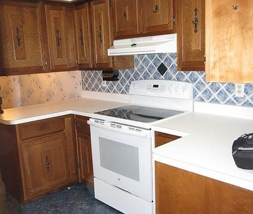 2nd image of 16 Royal Lake Dr APT 1