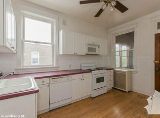 1210 W Addison St #318, Chicago, IL 60613