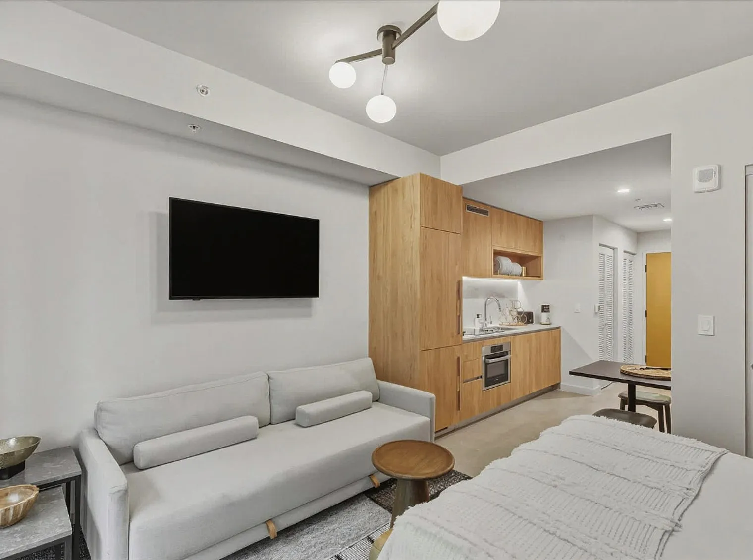 Studio, 1.0 bath, 398 sqft, $2,124 — Photo 1
