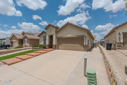 12485 Knightsbridge Dr Photo 1