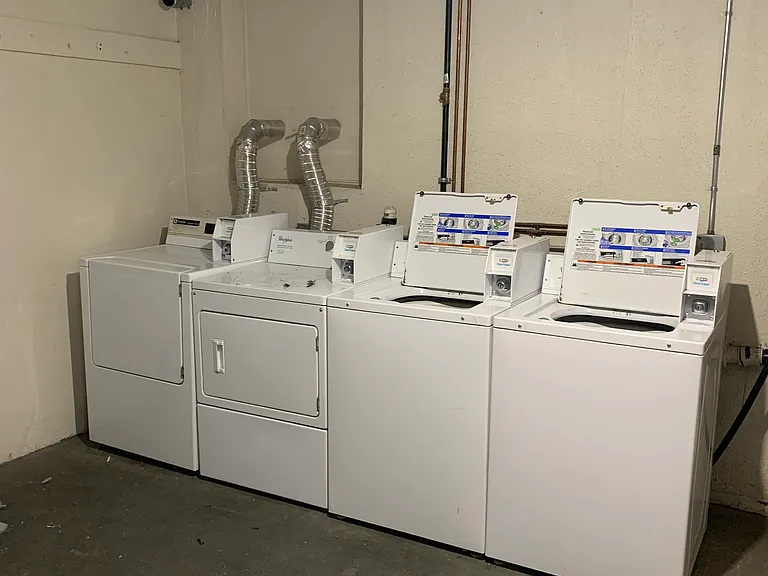 1760 N Pearl St #S4 — Photo 28