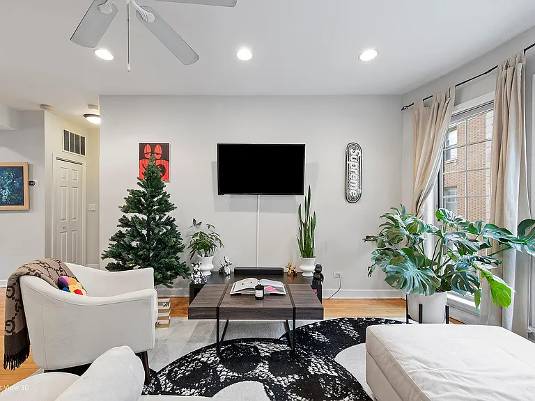 1522 W Fargo Ave #2N — Photo 1