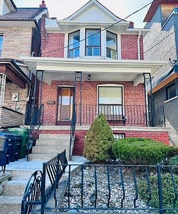 2nd image of 382 Roxton Rd