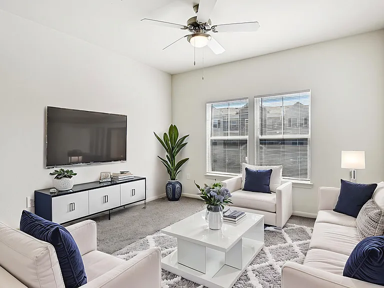 Crosswinds Apartment Homes — Photo 3